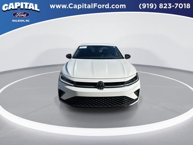 Used 2025 Volkswagen Jetta Sport FWD image 3