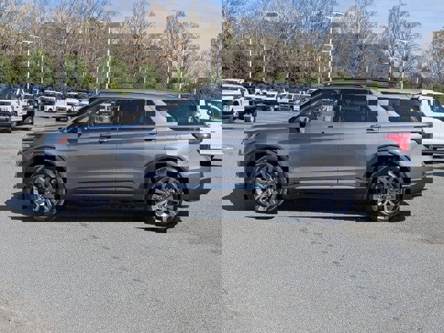 Certified 2025 Ford Explorer Active w/ Active Comfort Package image 2