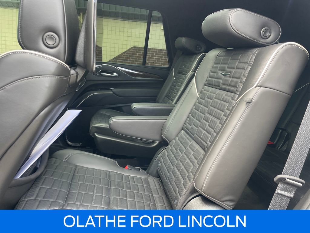 Used 2024 Cadillac Escalade Sport Platinum w/ LPO, ONYX Package AWD/4WD image 25