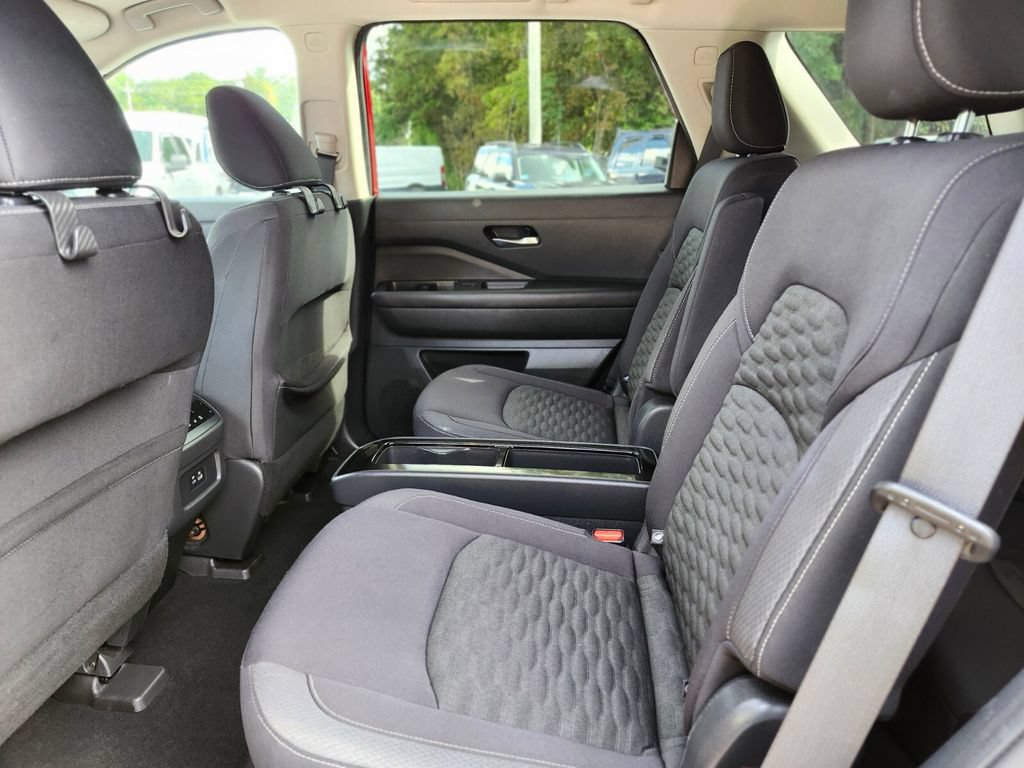 Used 2022 Nissan Pathfinder SV w/ SV Premium Package AWD/4WD image 16