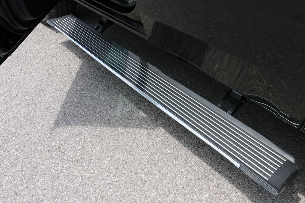 Used 2023 Jeep Grand Wagoneer Series II AWD/4WD image 10