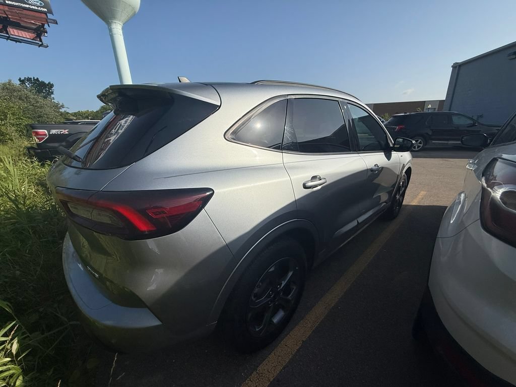 Certified 2024 Ford Escape ST-Line w/ Tech Pack #1 AWD/4WD image 7