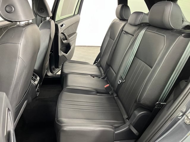Used 2023 Volkswagen Tiguan SE R-Line FWD image 37