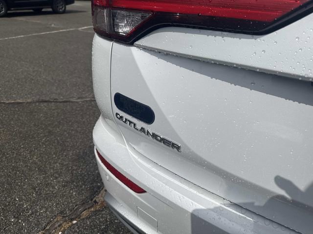 Used 2024 Mitsubishi Outlander 4WD Plug-In Hybrid image 5