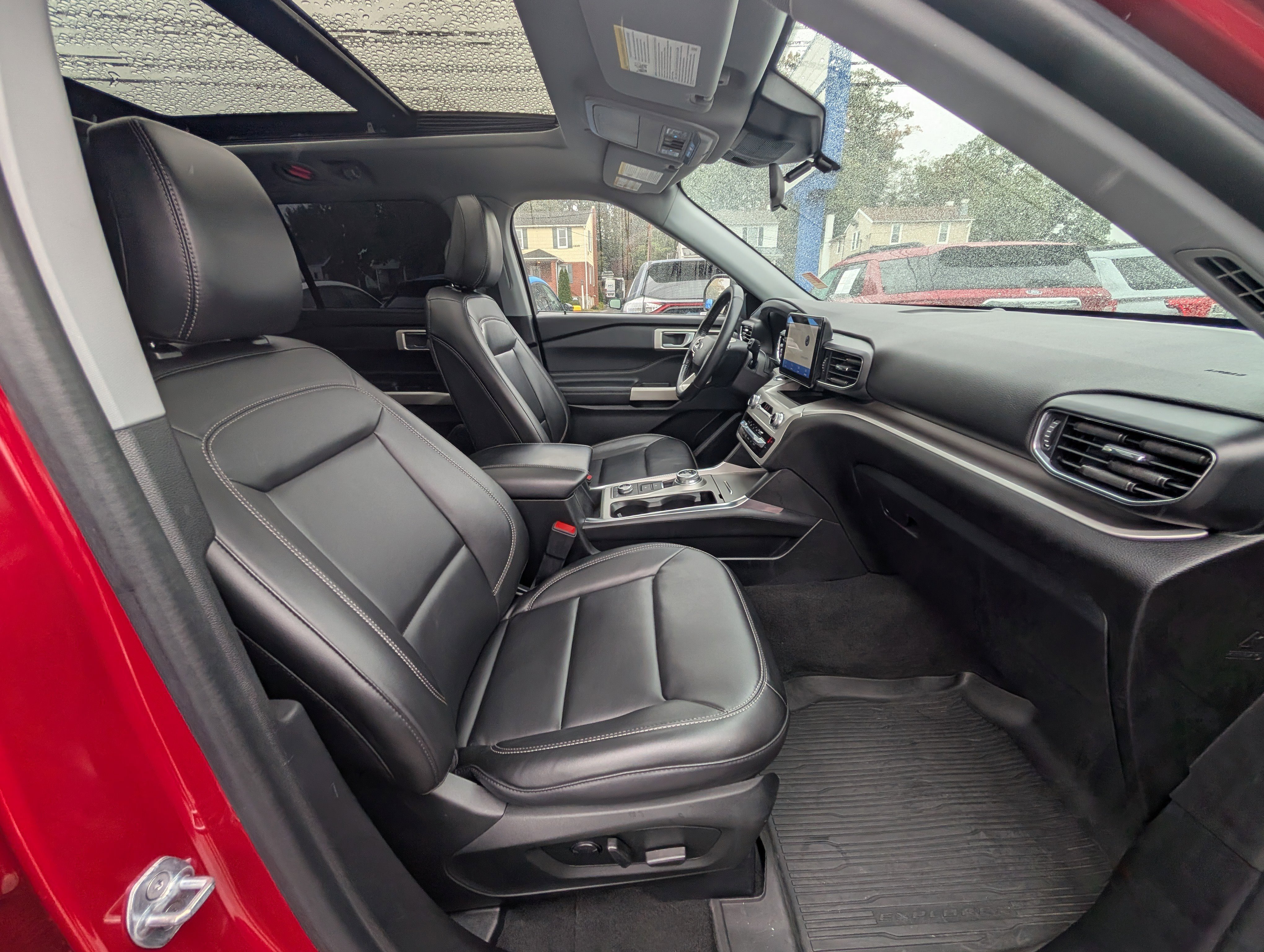 Certified 2022 Ford Explorer XLT w/ Equipment Group 202A image 12