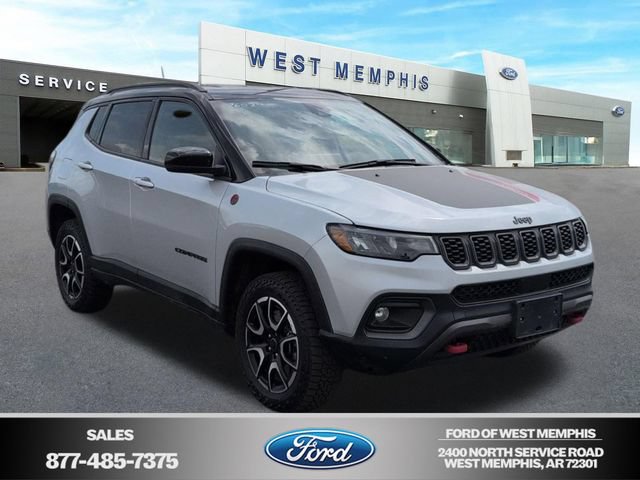 Used 2025 Jeep Compass Trailhawk AWD/4WD image 1