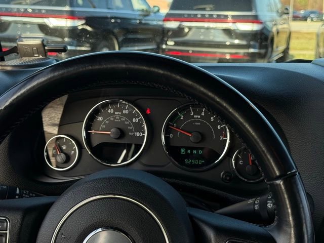 Used 2018 Jeep Wrangler Unlimited Sahara w/ Connectivity Group image 7