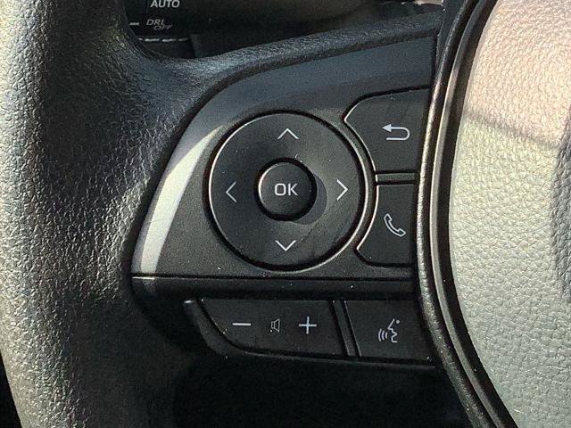 Used 2025 Toyota RAV4 XLE AWD/4WD image 17