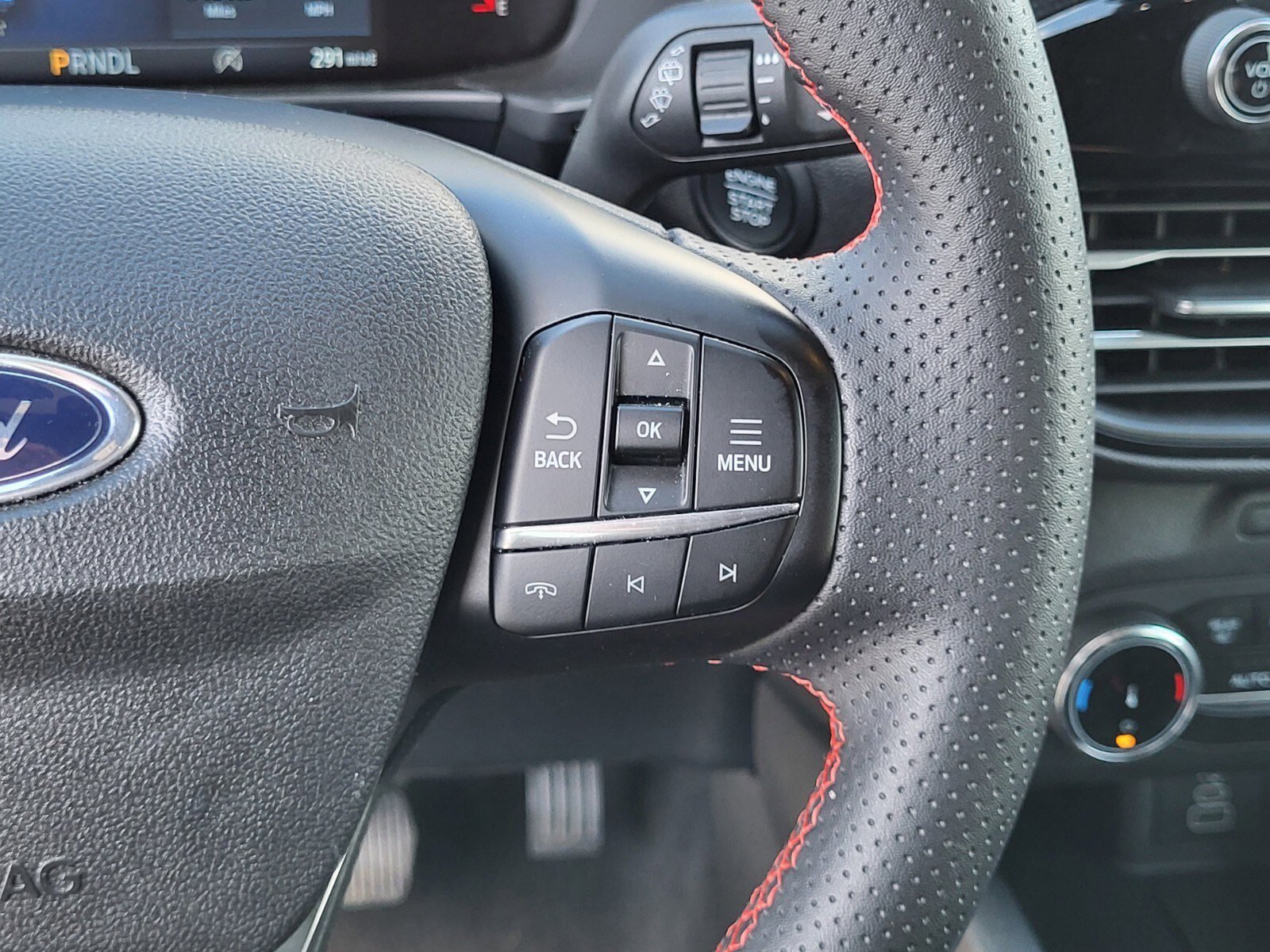 Certified 2025 Ford Escape ST-Line FWD image 29