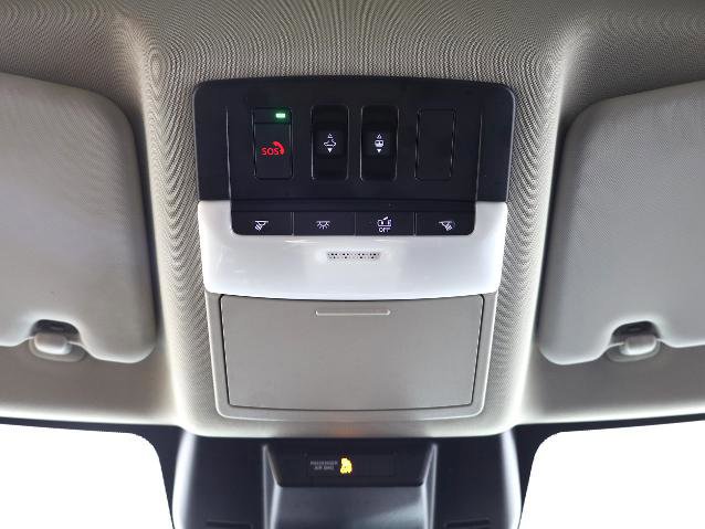 Used 2023 Nissan Rogue SV w/ SV Premium B Package image 16