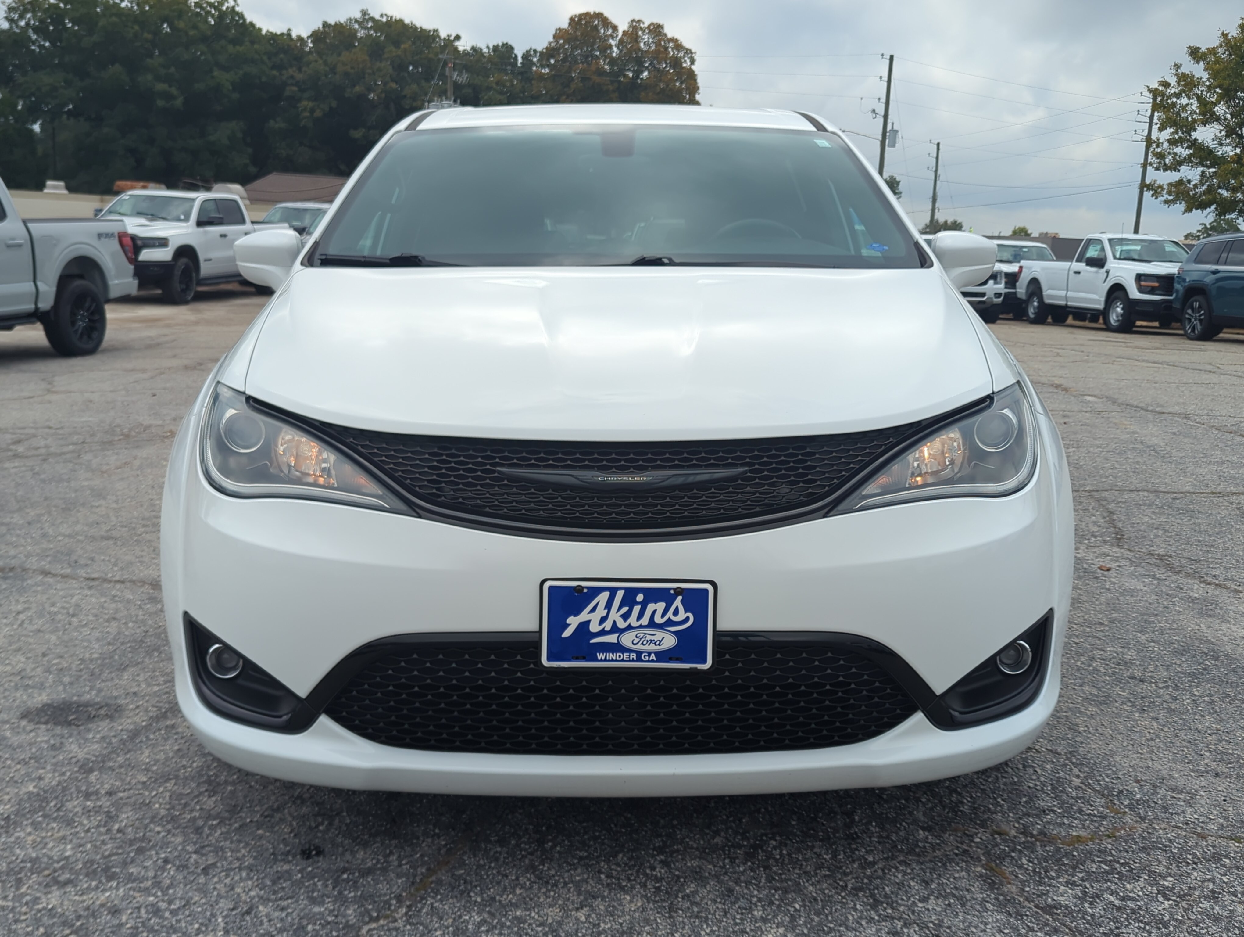 Used 2019 Chrysler Pacifica Touring Plus w/ S Appearance Package FWD image 7
