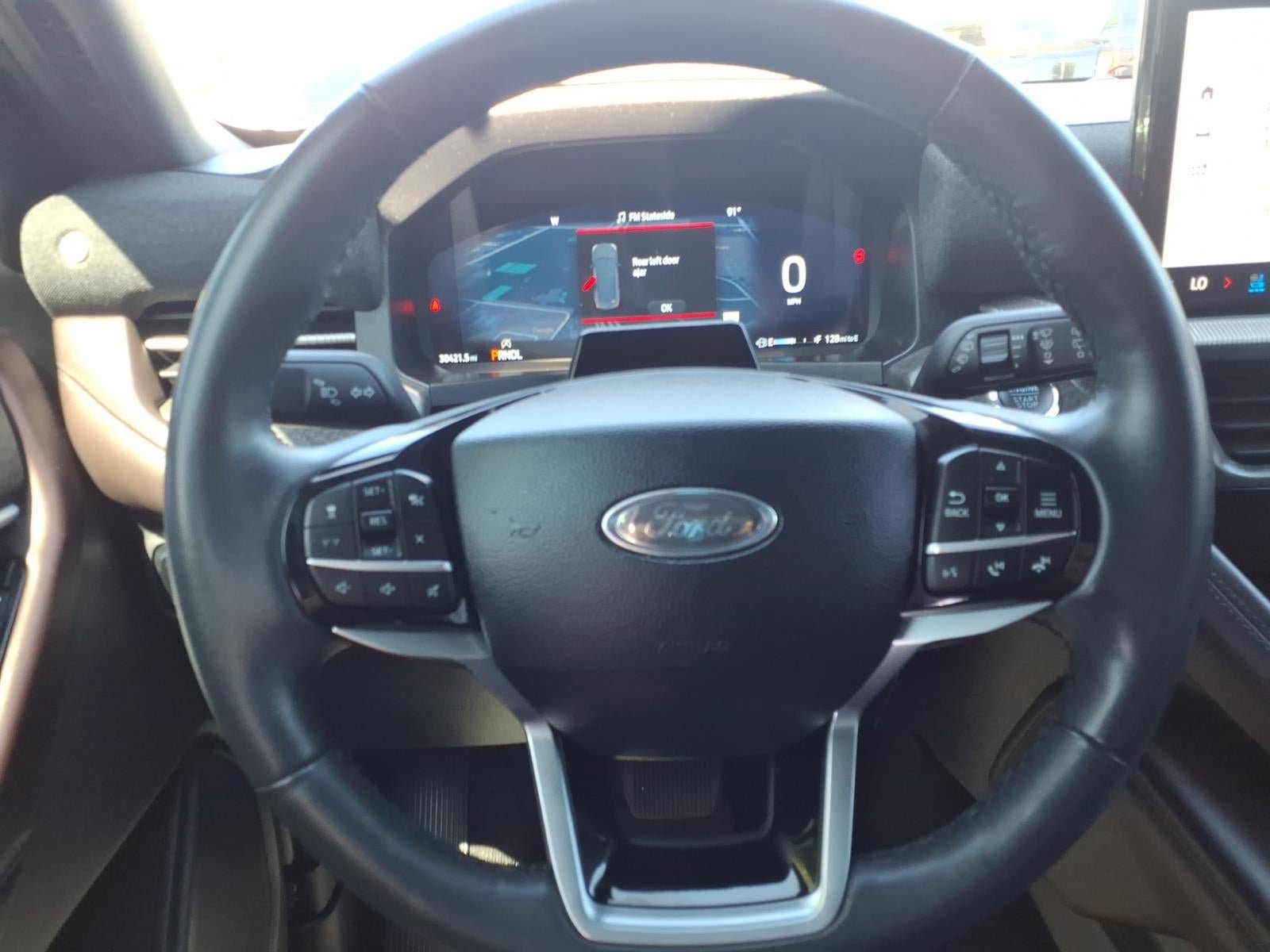 Certified 2025 Ford Explorer Platinum RWD image 21