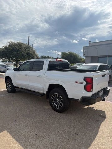Used 2023 Chevrolet Colorado Z71 w/ Z71 Convenience Package 2 AWD/4WD image 3