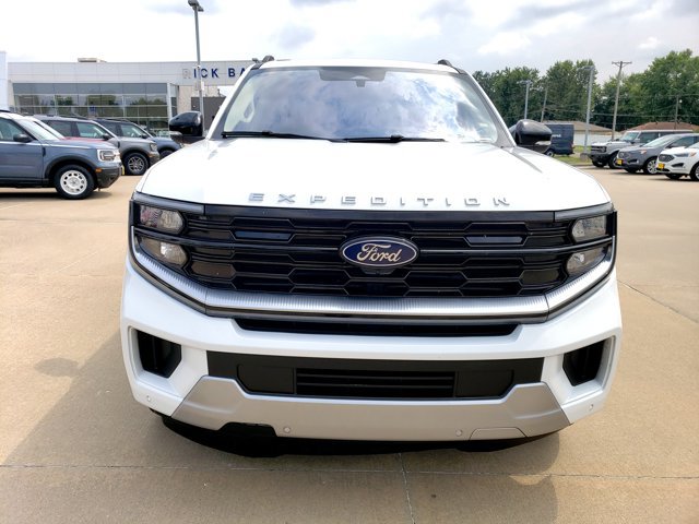 Certified 2025 Ford Expedition Platinum AWD/4WD image 2