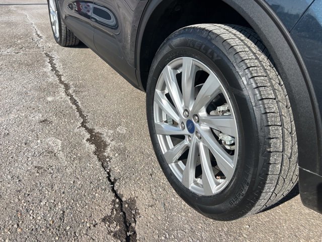 Certified 2022 Ford Escape Titanium w/ Titanium Elite Package image 30