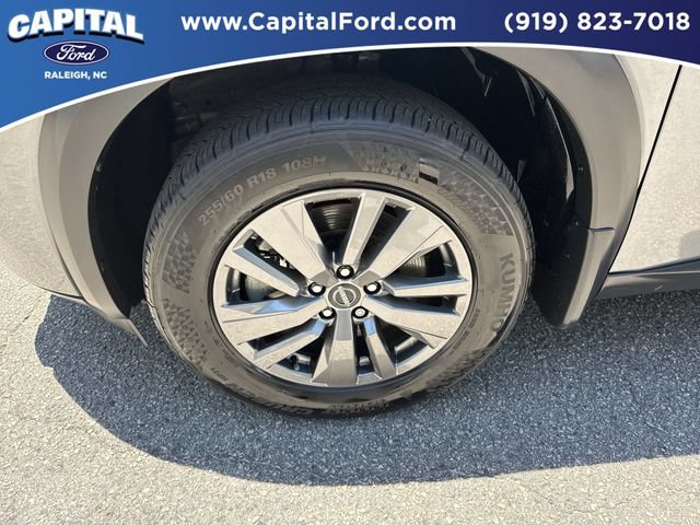 Used 2025 Nissan Pathfinder SV FWD image 13