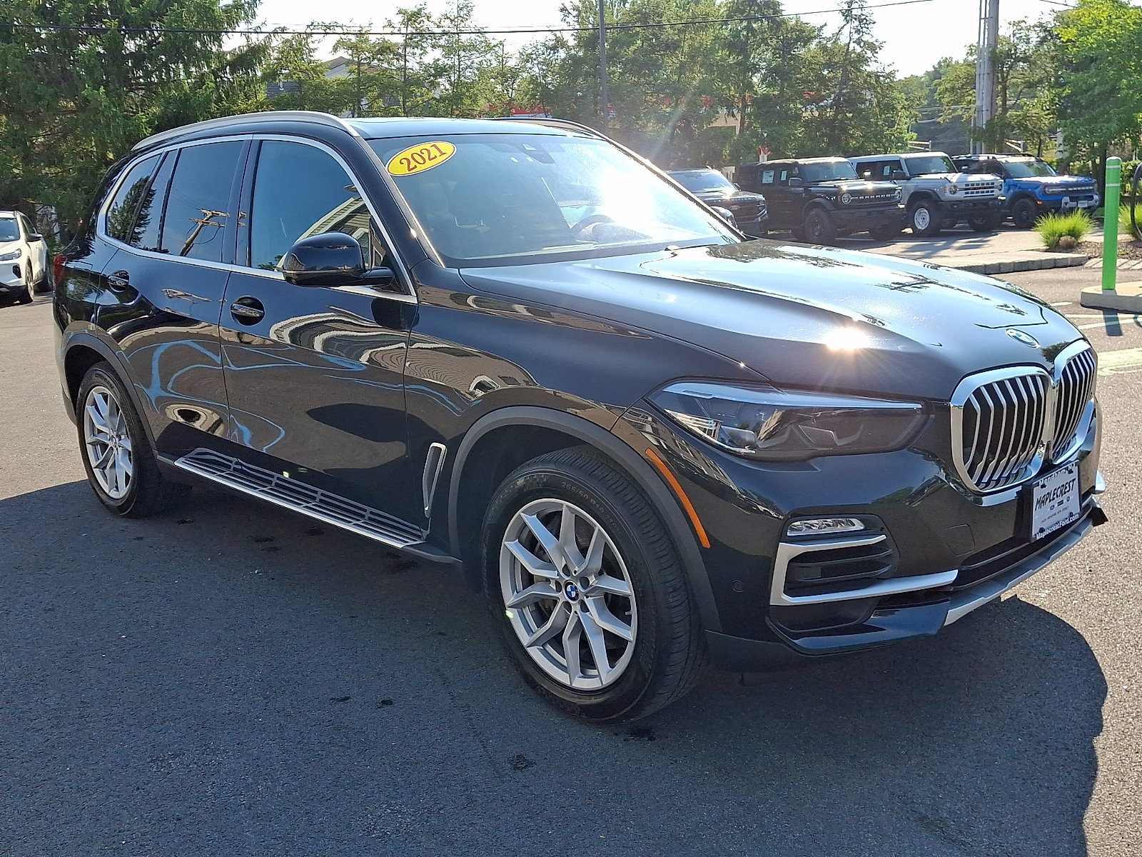 Used 2021 BMW X5 xDrive45e w/ Parking Assistance Package AWD/4WD image 3