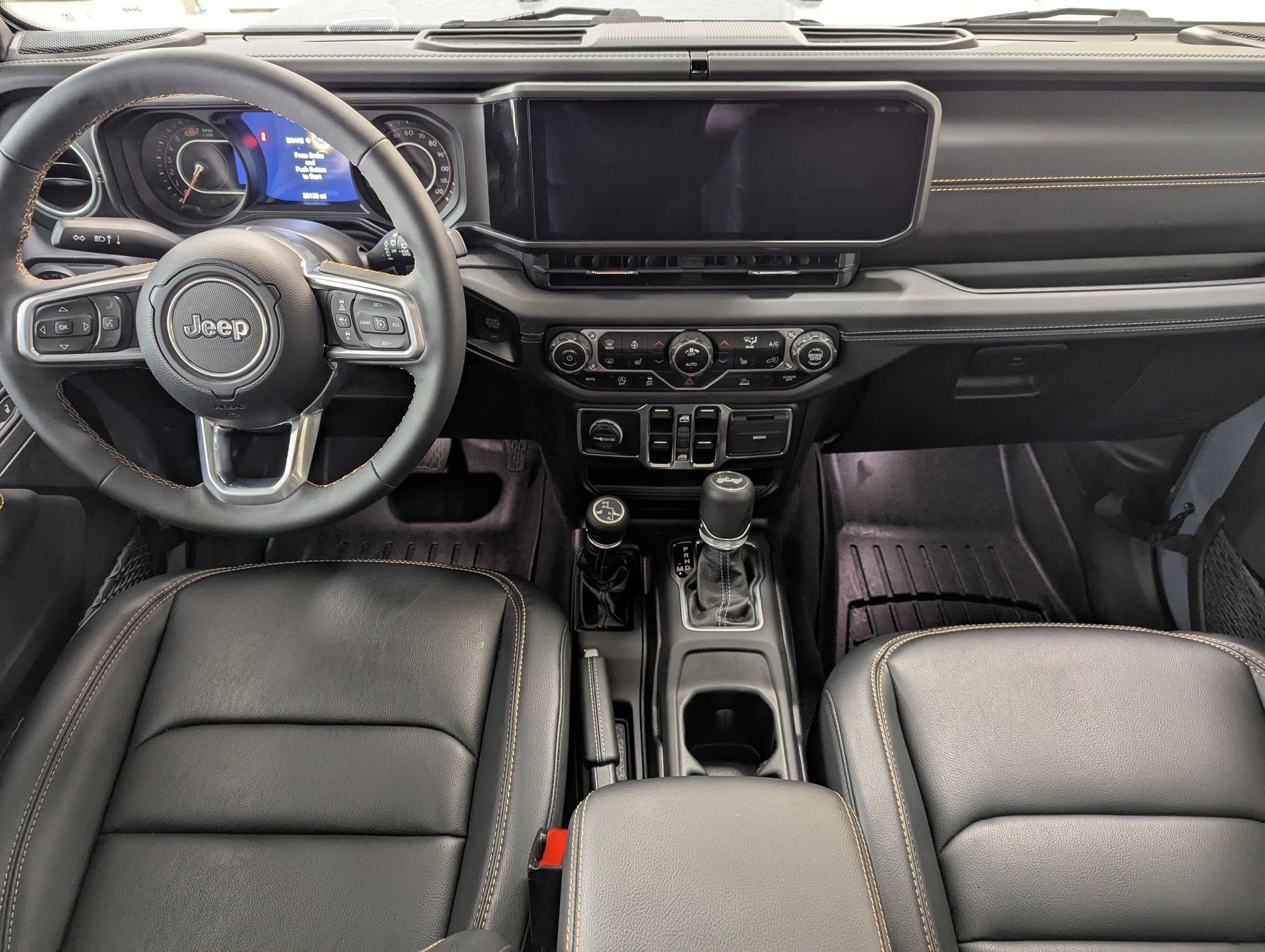 Used 2024 Jeep Wrangler Sahara image 13