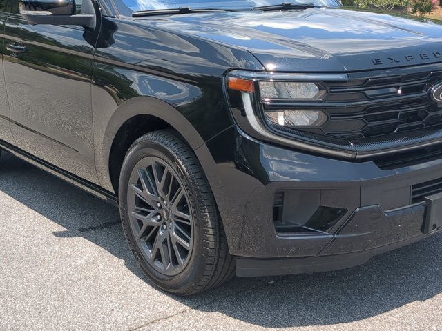 Certified 2025 Ford Expedition Platinum w/ Stealth Performance Package AWD/4WD image 10