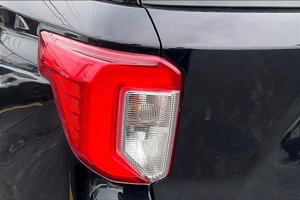 Certified 2020 Ford Explorer XLT w/ Equipment Group 202A AWD/4WD image 30