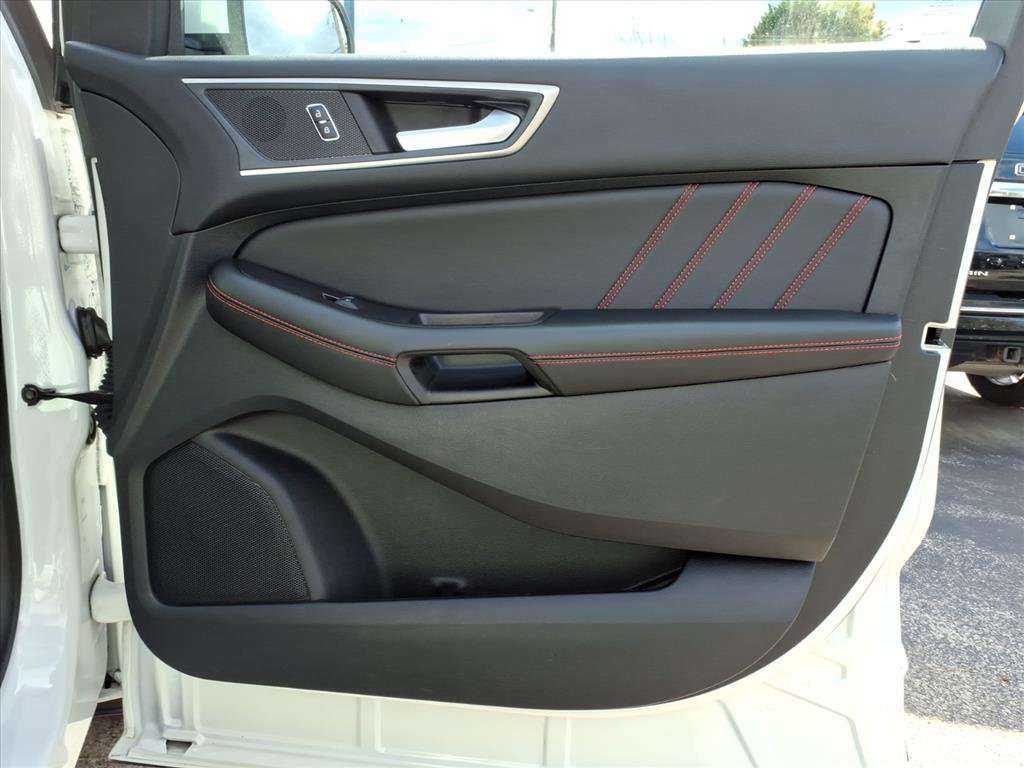 Certified 2024 Ford Edge ST-Line image 13