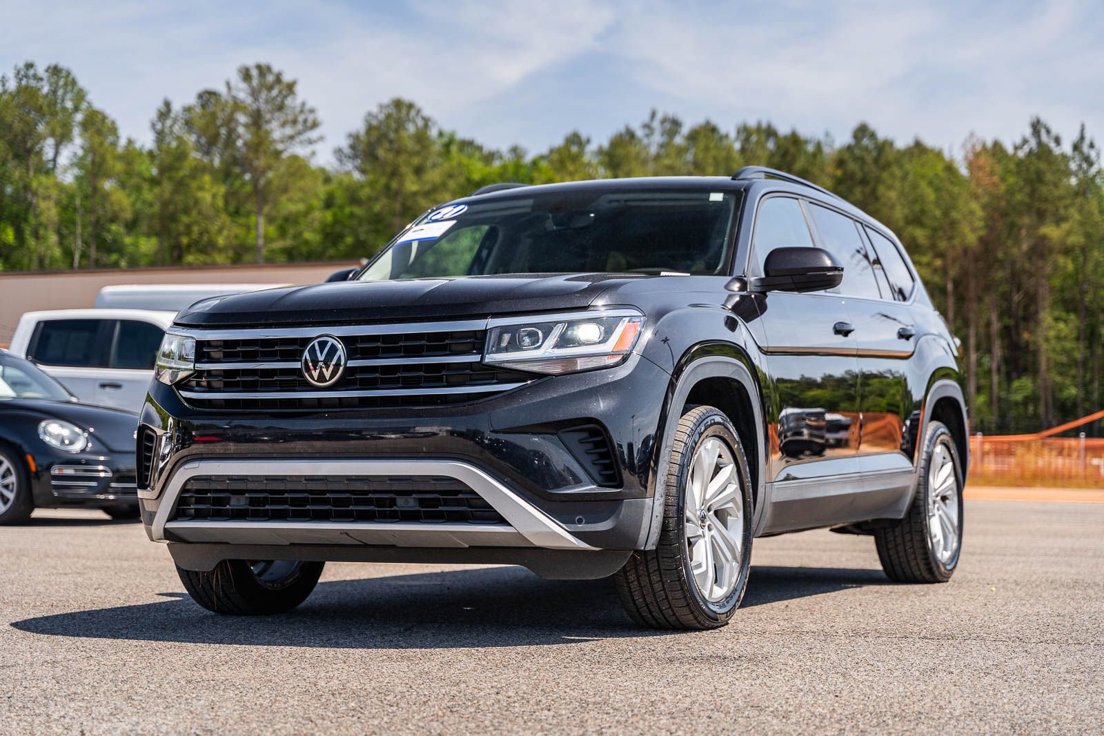 Used 2021 Volkswagen Atlas SE w/ Panoramic Sunroof Package FWD image 3