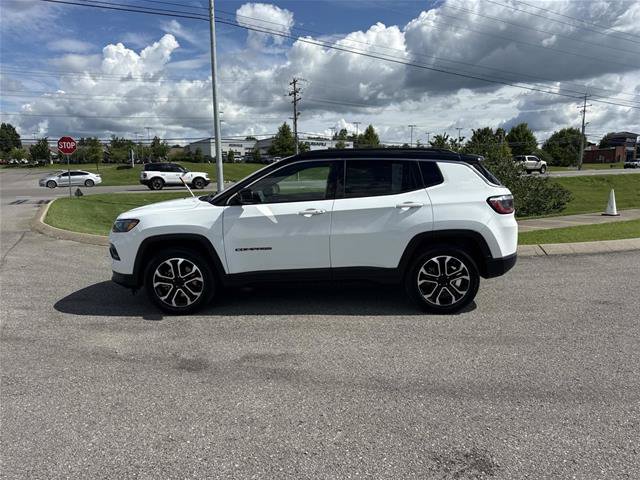 Used 2024 Jeep Compass Limited AWD/4WD image 8