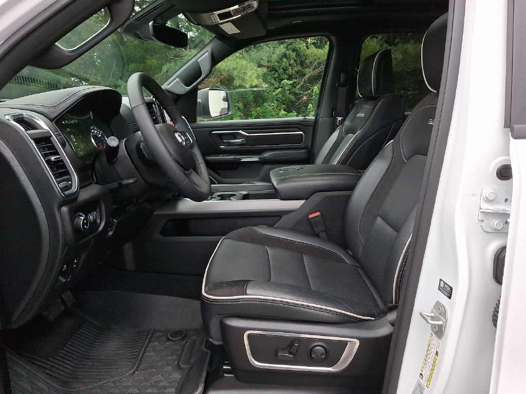 Used 2025 RAM 1500 Laramie w/ Sport Appearance Package AWD/4WD image 14