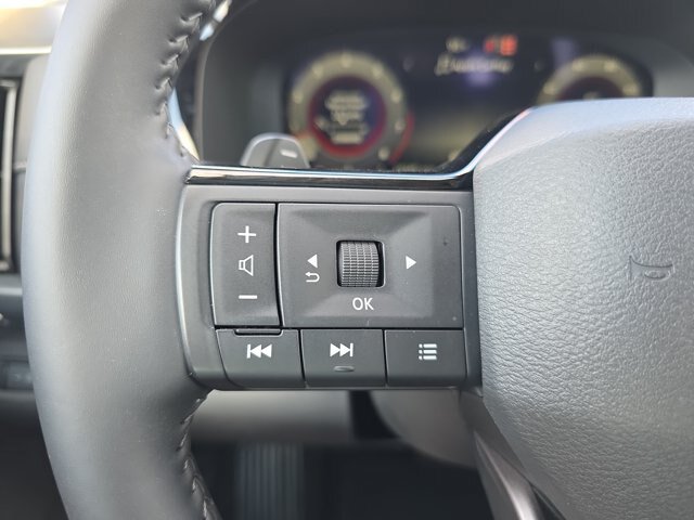Used 2026 Nissan Pathfinder SL FWD image 20