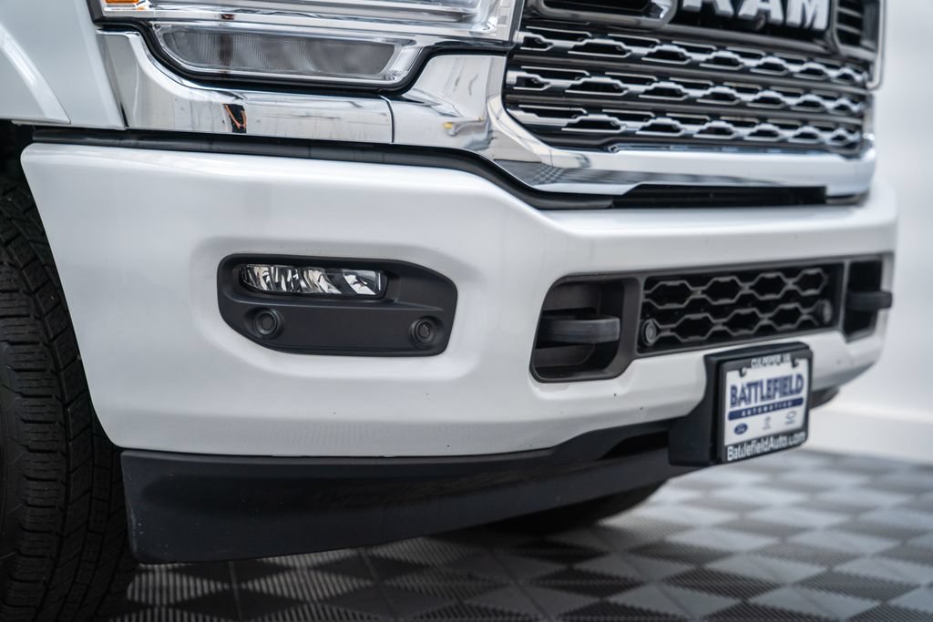 Used 2023 RAM 3500 Limited AWD/4WD image 17