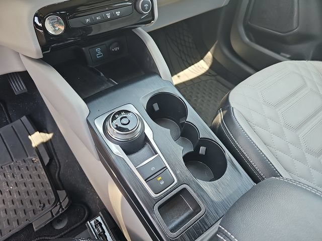 Certified 2023 Ford Escape Platinum w/ Premium Technology Package AWD/4WD image 28