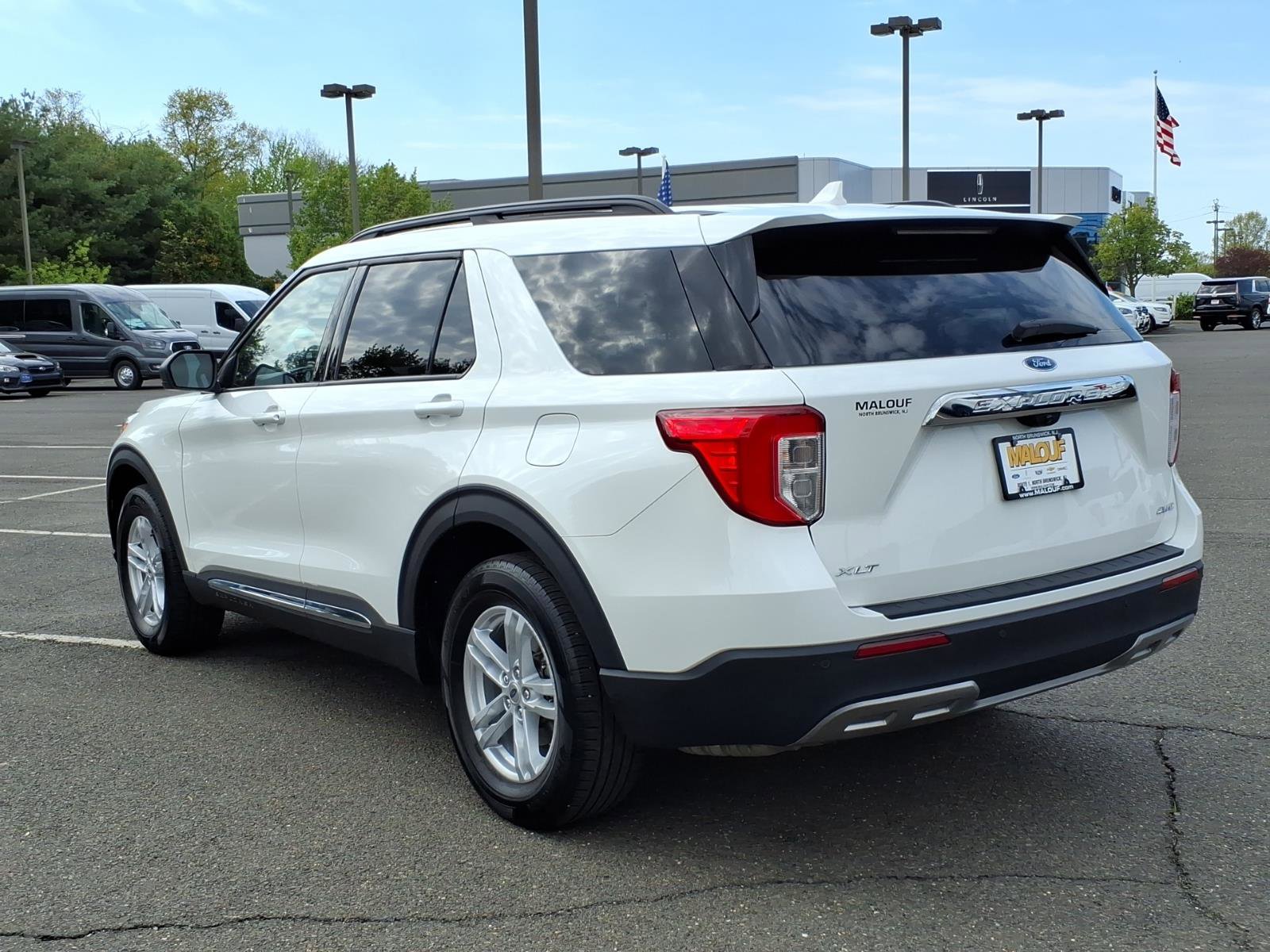 Certified 2023 Ford Explorer XLT w/ Equipment Group 202A AWD/4WD image 4