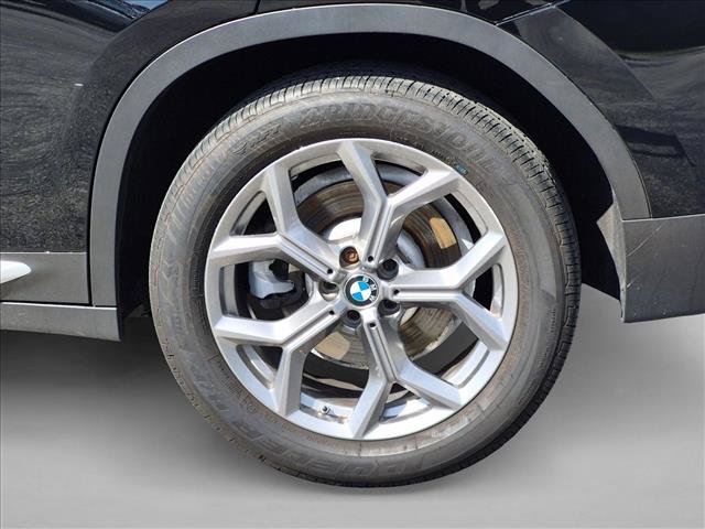Used 2022 BMW X4 xDrive30i w/ Parking Assistance Package AWD/4WD image 23
