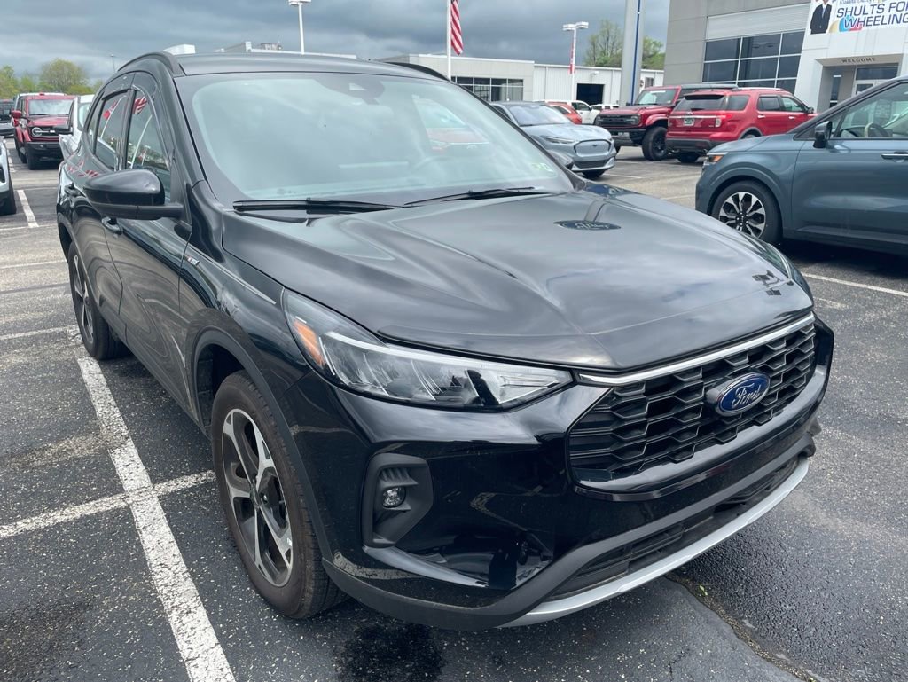 Certified 2025 Ford Escape ST-Line Select w/ Tech Pack #1 AWD/4WD image 4