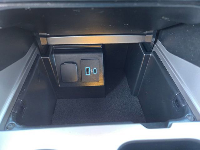 Certified 2021 Ford Explorer XLT w/ Equipment Group 202A image 16