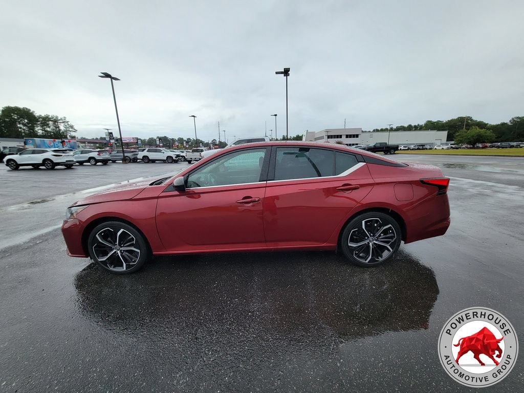 Used 2024 Nissan Altima 2.5 SR FWD image 3
