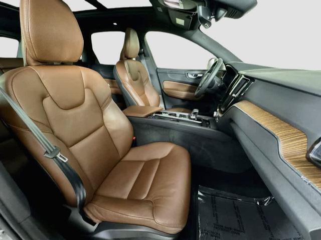 Used 2022 Volvo XC60 B5 Momentum w/ Advanced Package FWD image 13