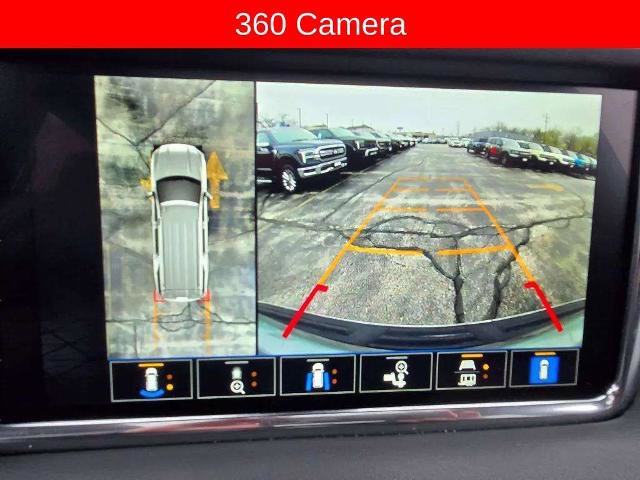Used 2023 GMC Yukon XL Denali AWD/4WD image 16