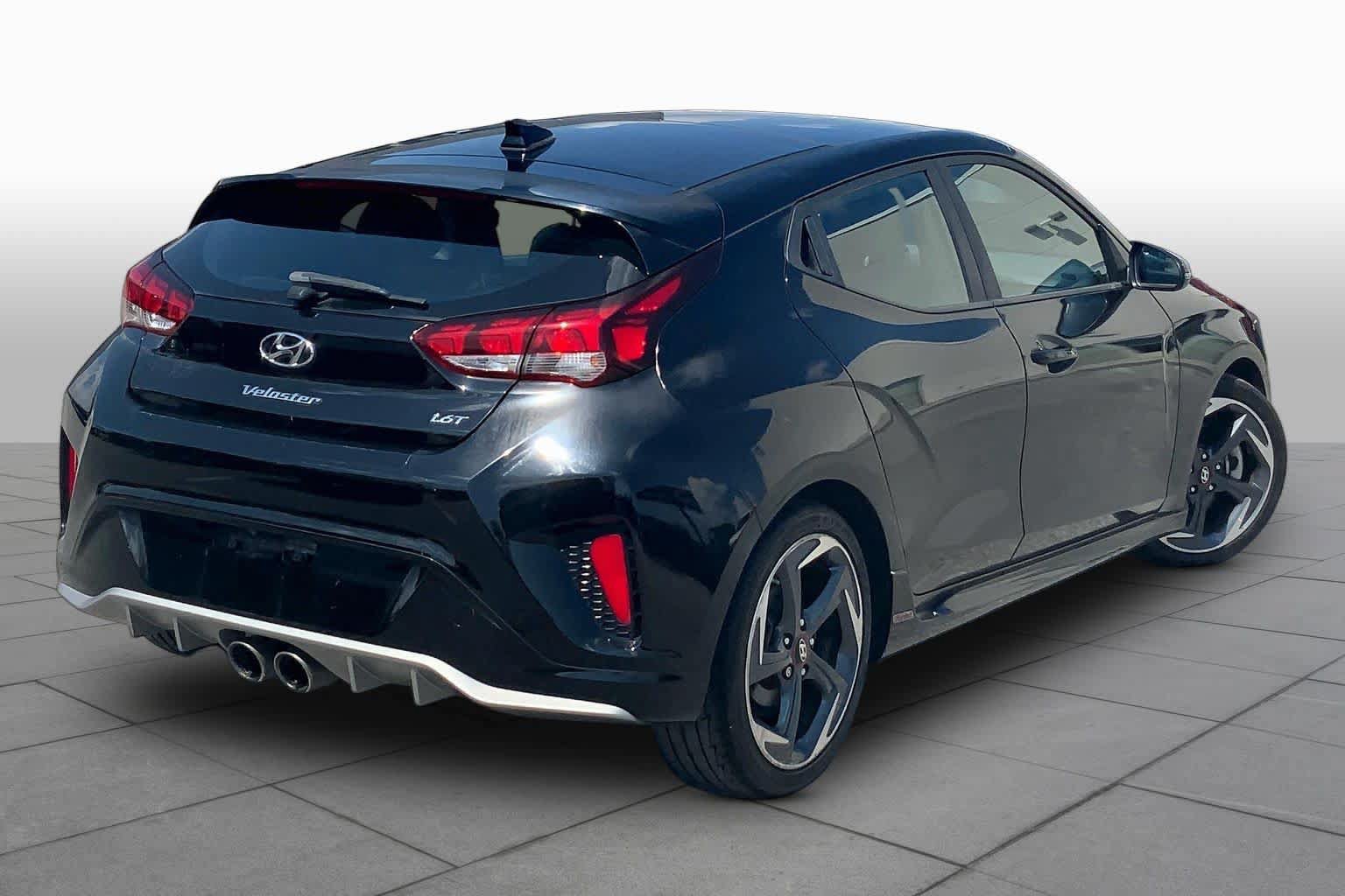 Used 2020 Hyundai Veloster Turbo FWD image 13