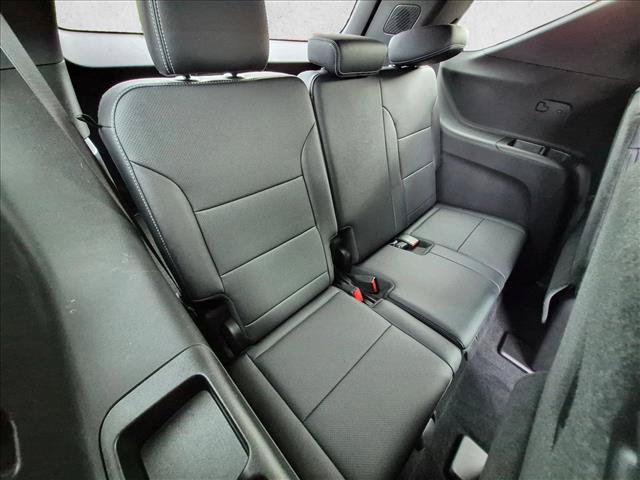 Used 2025 Chevrolet Traverse LT w/ Driver Confidence Package FWD image 17