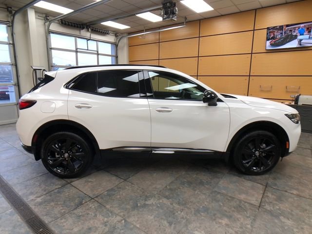 Used 2022 Buick Envision Essence w/ Sport Touring Package image 8