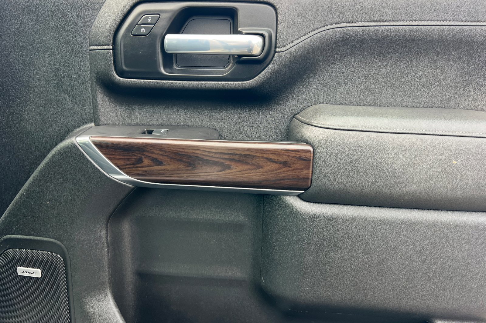 Used 2021 GMC Sierra 2500 SLT w/ SLT Preferred Package image 18