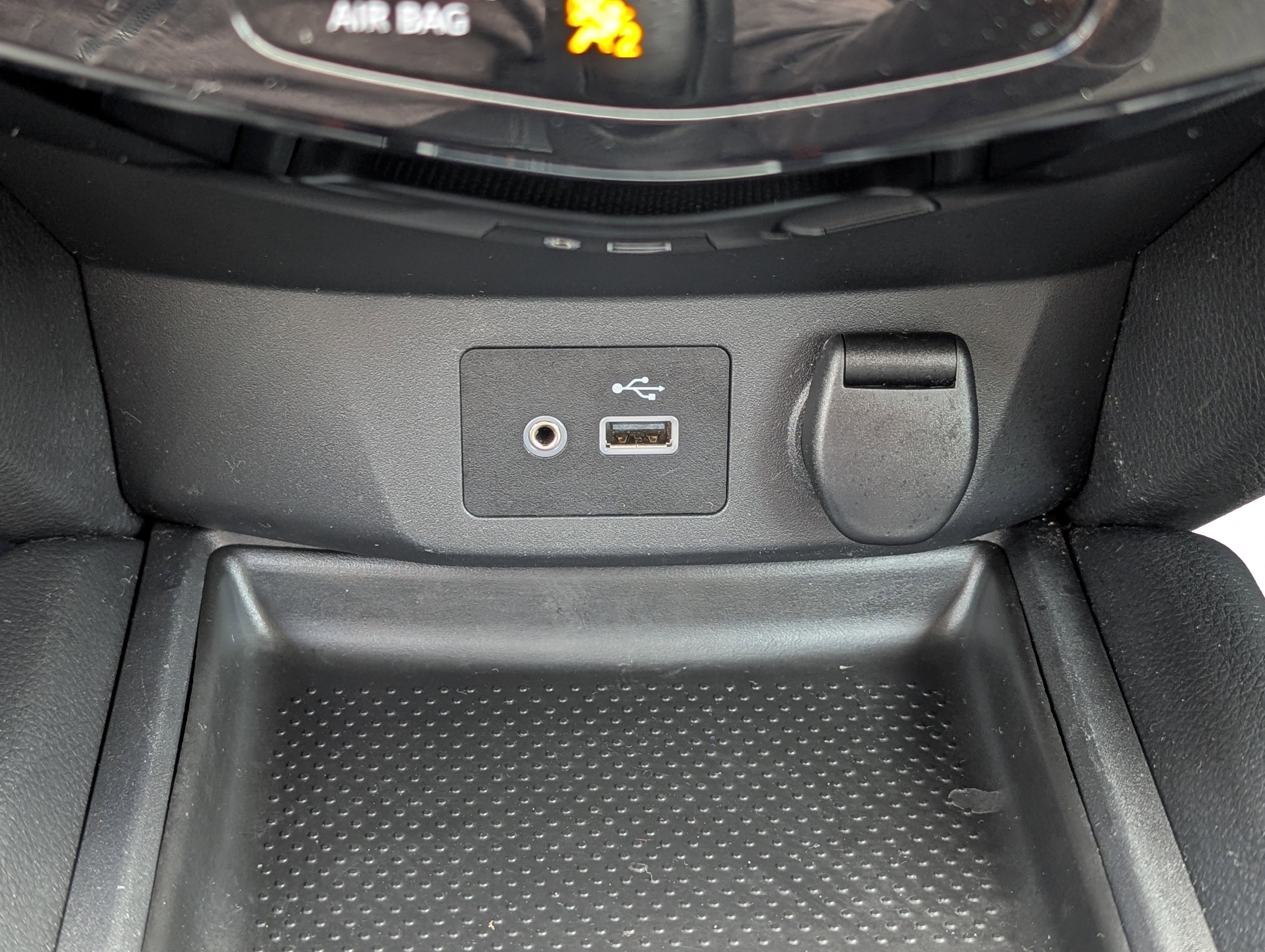 Used 2018 Nissan Rogue SV image 25