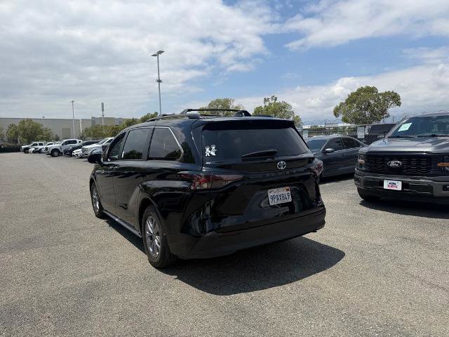 Used 2024 Toyota Sienna XLE w/ XLE Plus Package FWD image 5
