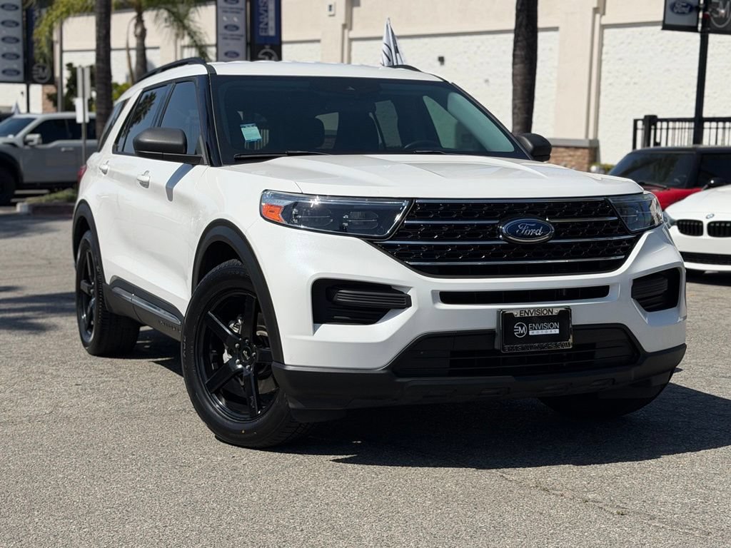 Certified 2021 Ford Explorer XLT RWD image 3