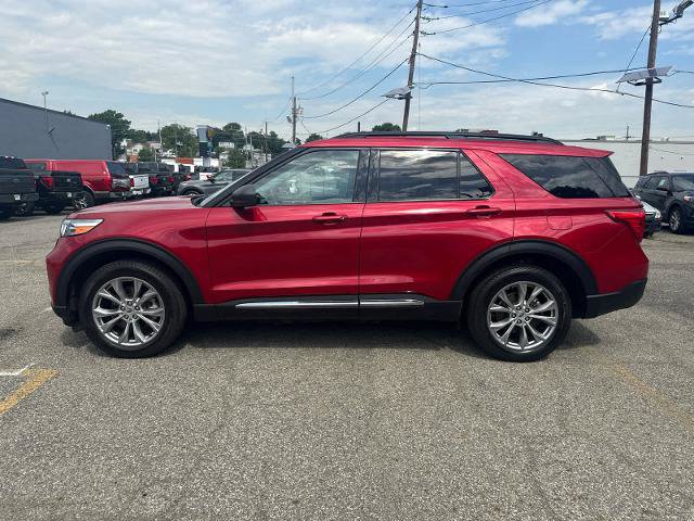 Certified 2022 Ford Explorer XLT w/ Equipment Group 202A AWD/4WD image 4