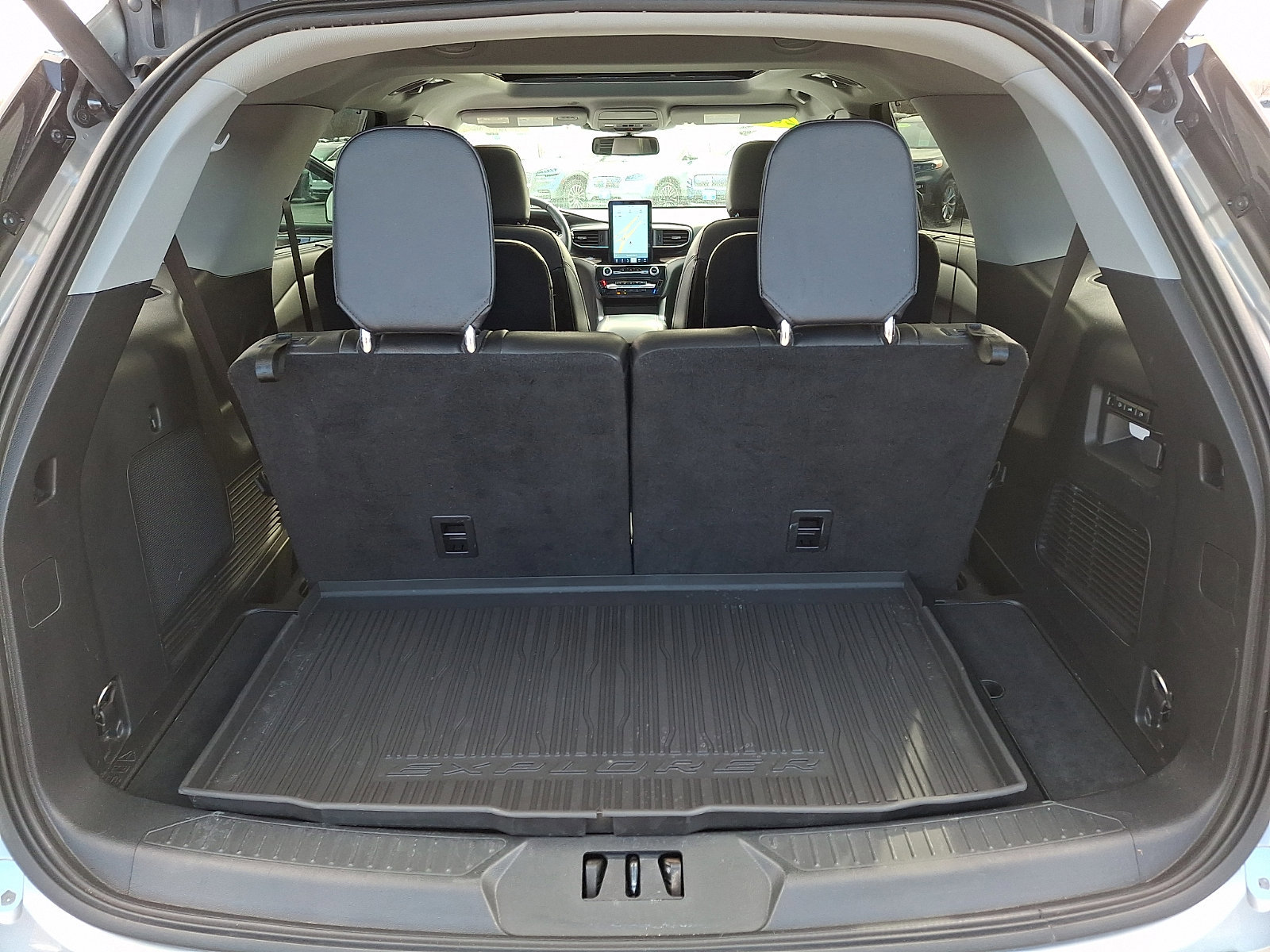 Certified 2023 Ford Explorer Limited w/ Limited Technology Package image 32