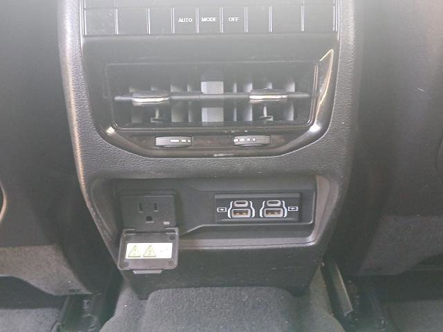 Used 2020 Jeep Grand Cherokee Limited w/ Luxury Group II image 21