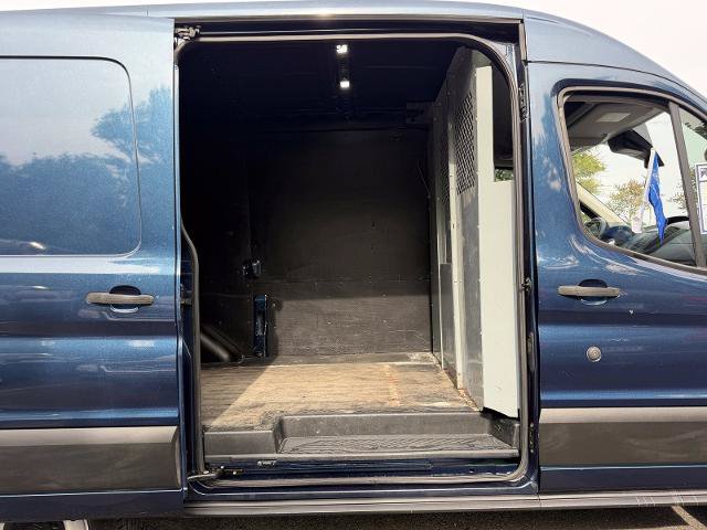 Certified 2019 Ford Transit 250 130 Medium Roof RWD image 28