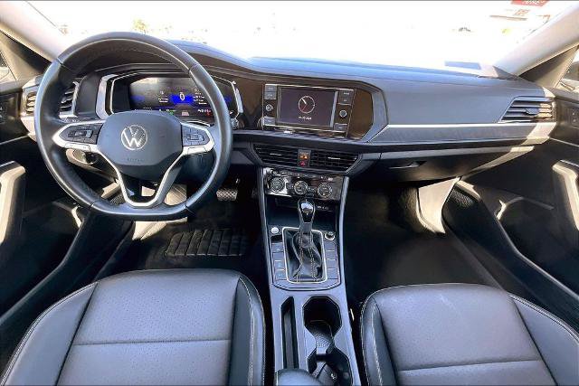 Used 2024 Volkswagen Jetta SE FWD image 13